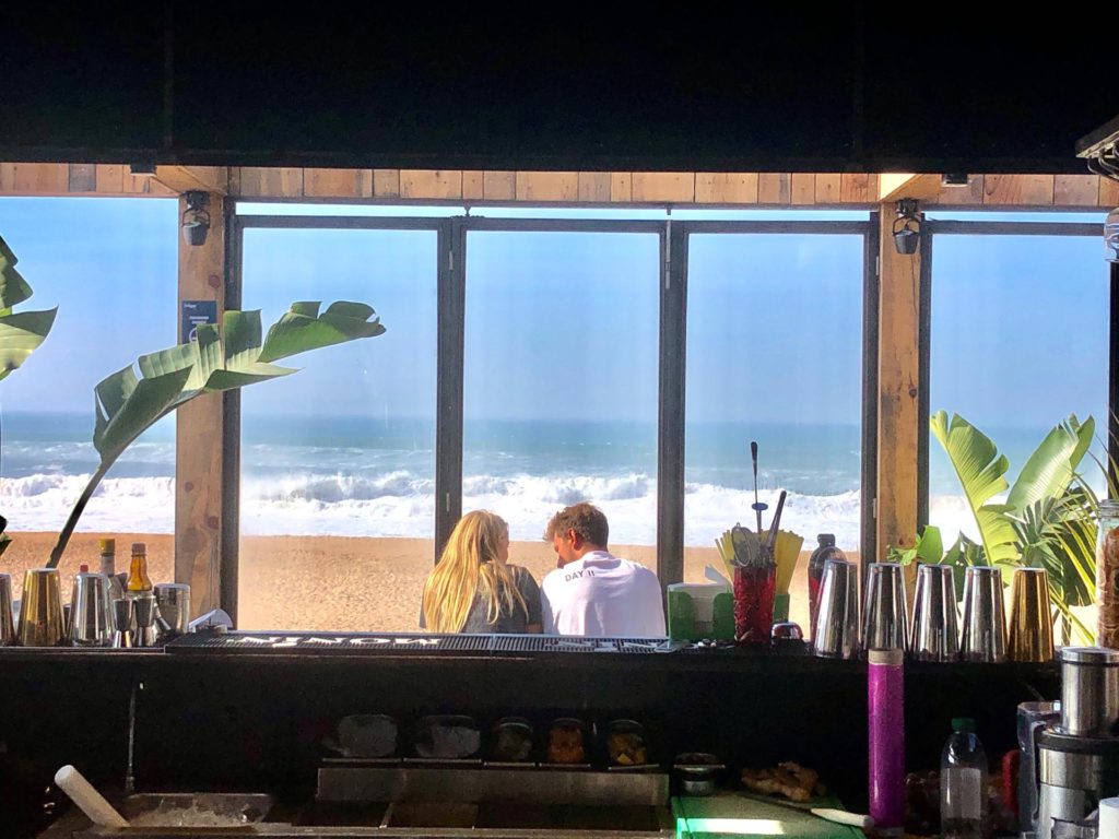 Couple eating in one of the best restaurants in Ericeira